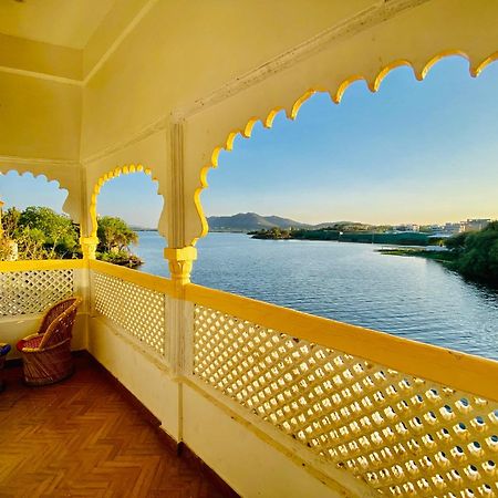 Hotel Vallabh A Lake Facing Balcony Udaipur Eksteriør billede